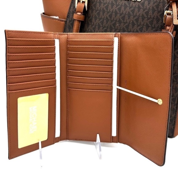 Michael Kors Large Charlotte Tote Bag & Trifold Wallet Brown - Picture 13 of 15